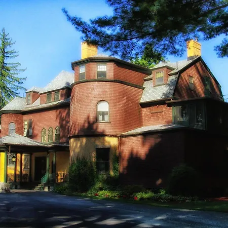The Brewster Inn